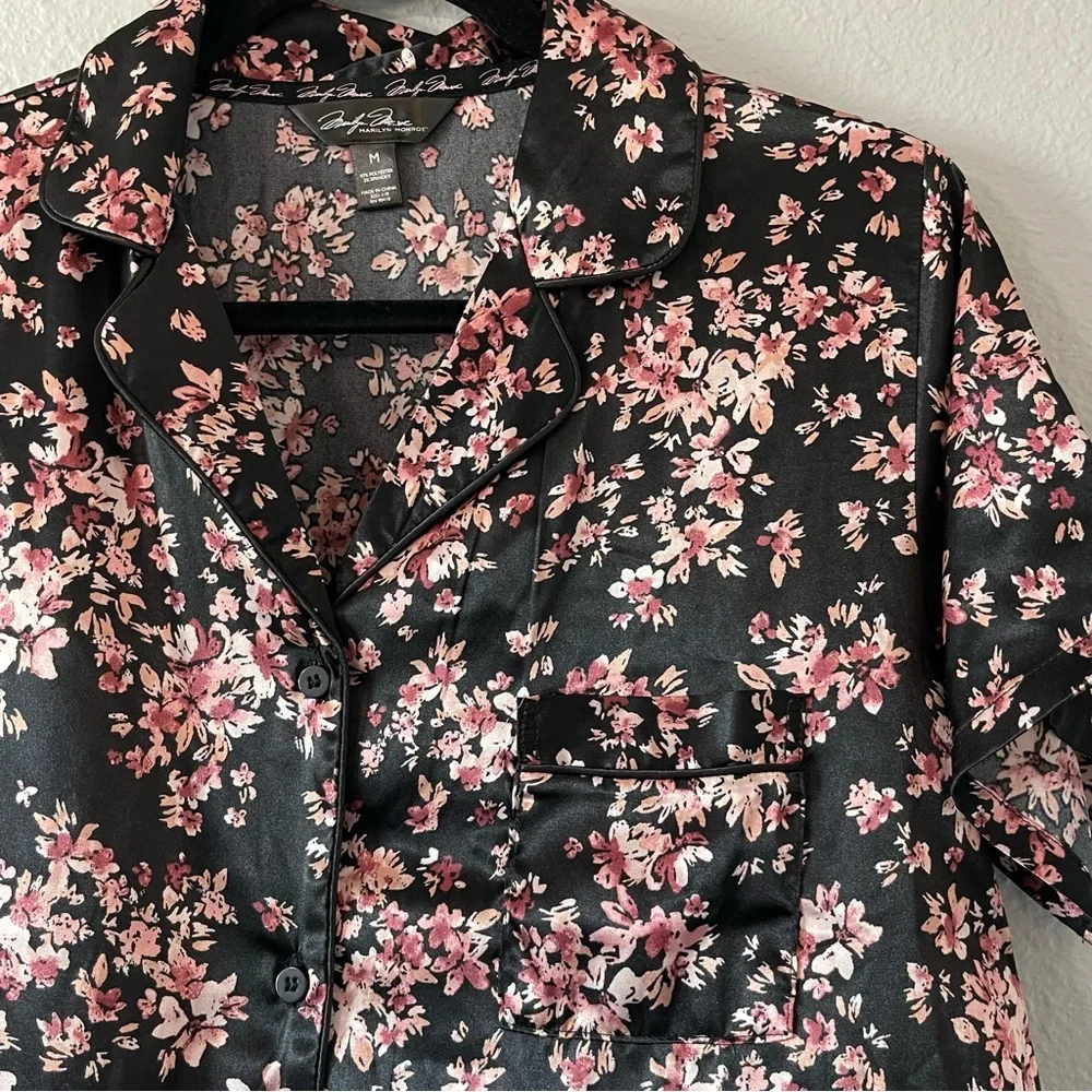 Marilyn Monroe Women’s Black Pink Floral Satin Matching Pajama Set Size Medium - Picture 3 of 7